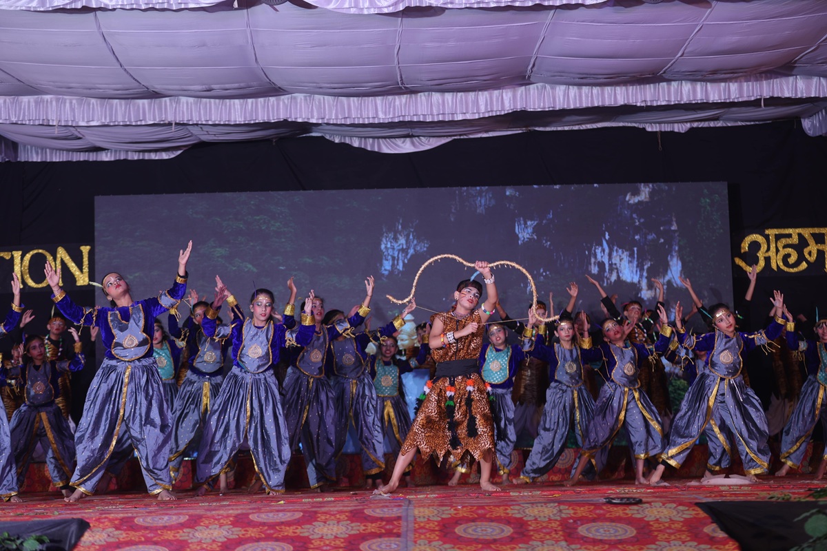 Group dance performance at Best CBSE School in Indore – Choithram School North Campus